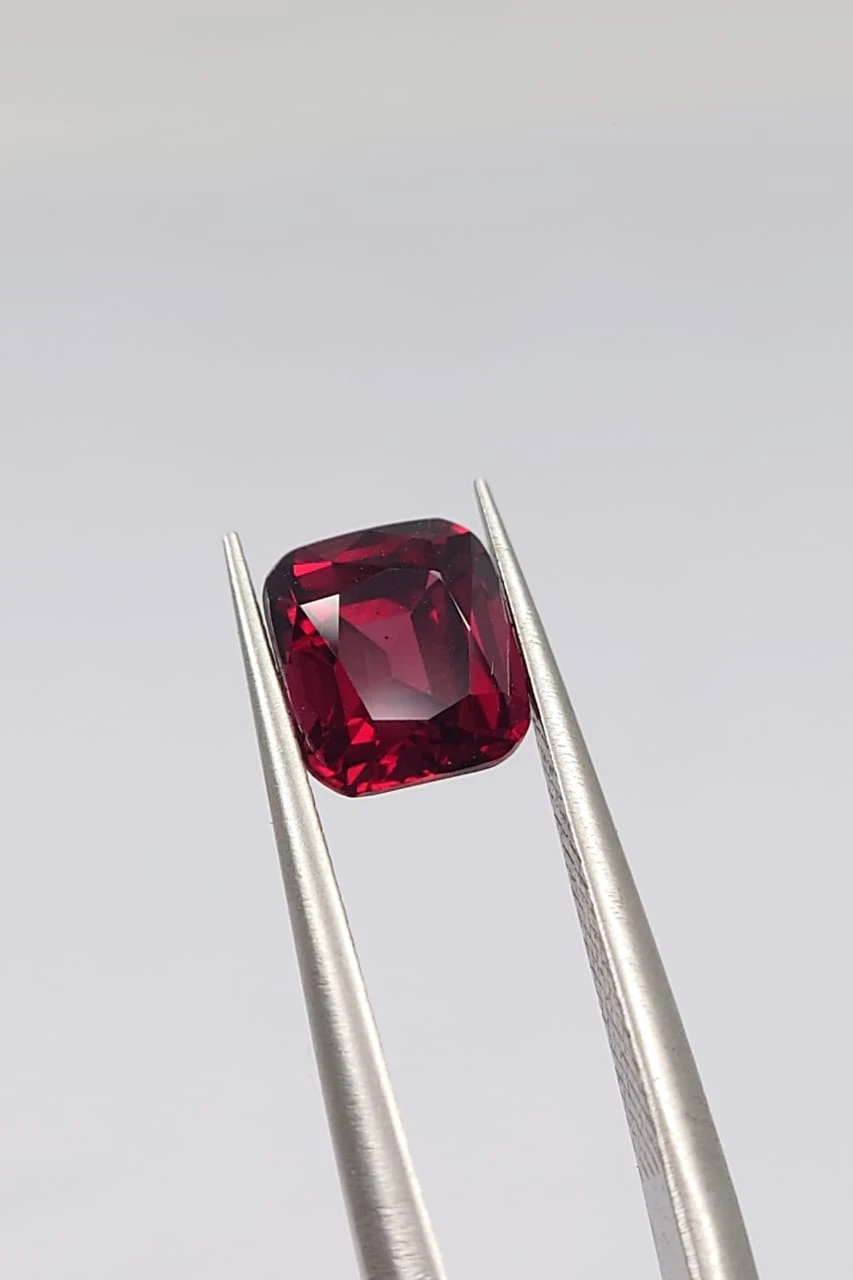 1.74ct Natural Rhodolite Garnet Loose Gemstone From Tanzania