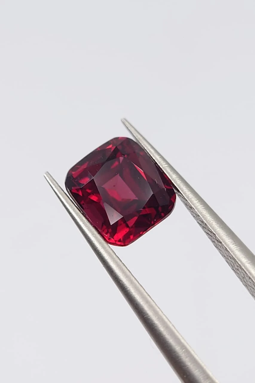 1.74ct Natural Rhodolite Garnet Loose Gemstone From Tanzania