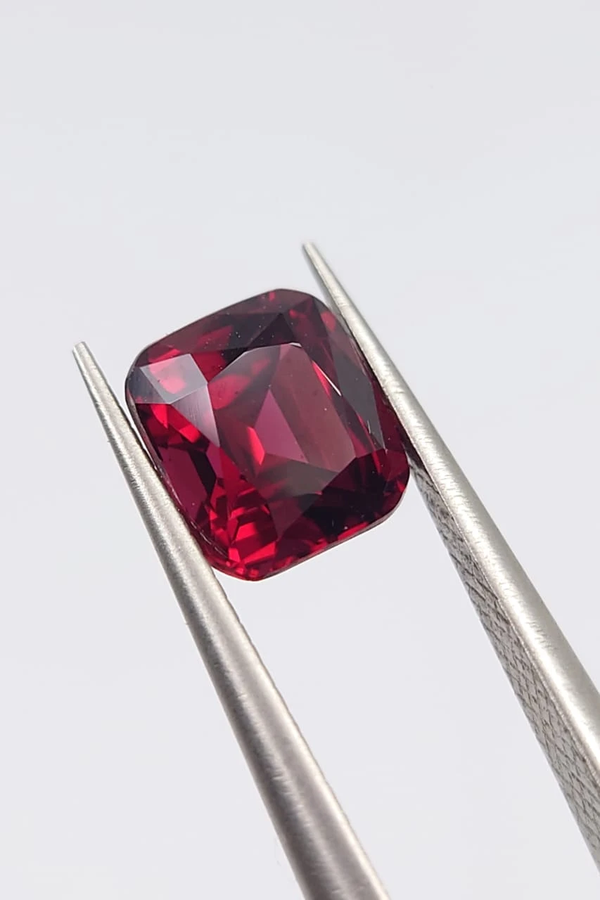 1.74ct Natural Rhodolite Garnet Loose Gemstone From Tanzania