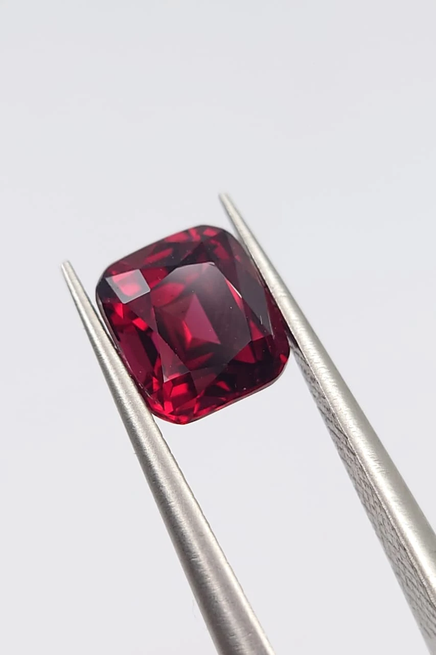 1.74ct Natural Rhodolite Garnet Loose Gemstone From Tanzania