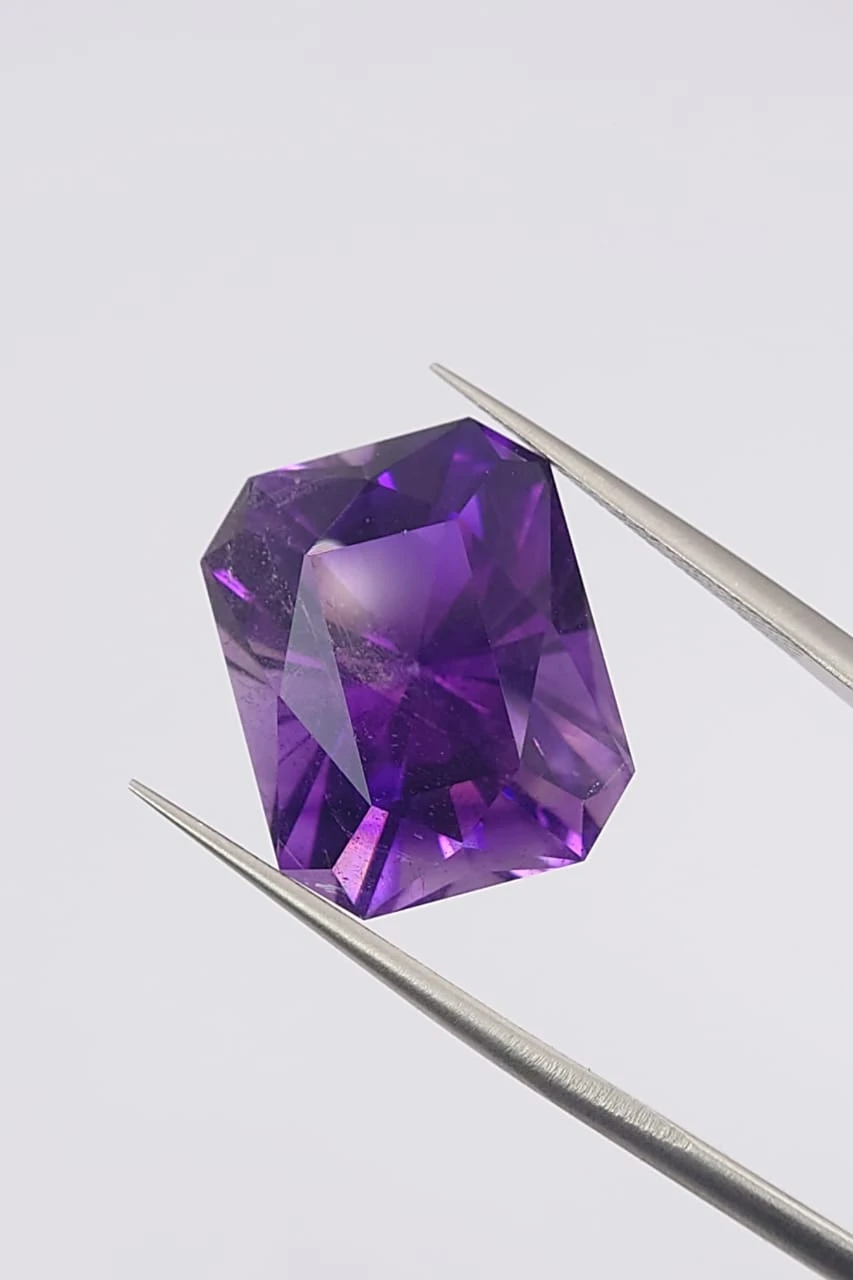 19.9ct Natural Radiant Cut Siberian Type Amethyst Loose Gemstone From Nigeria