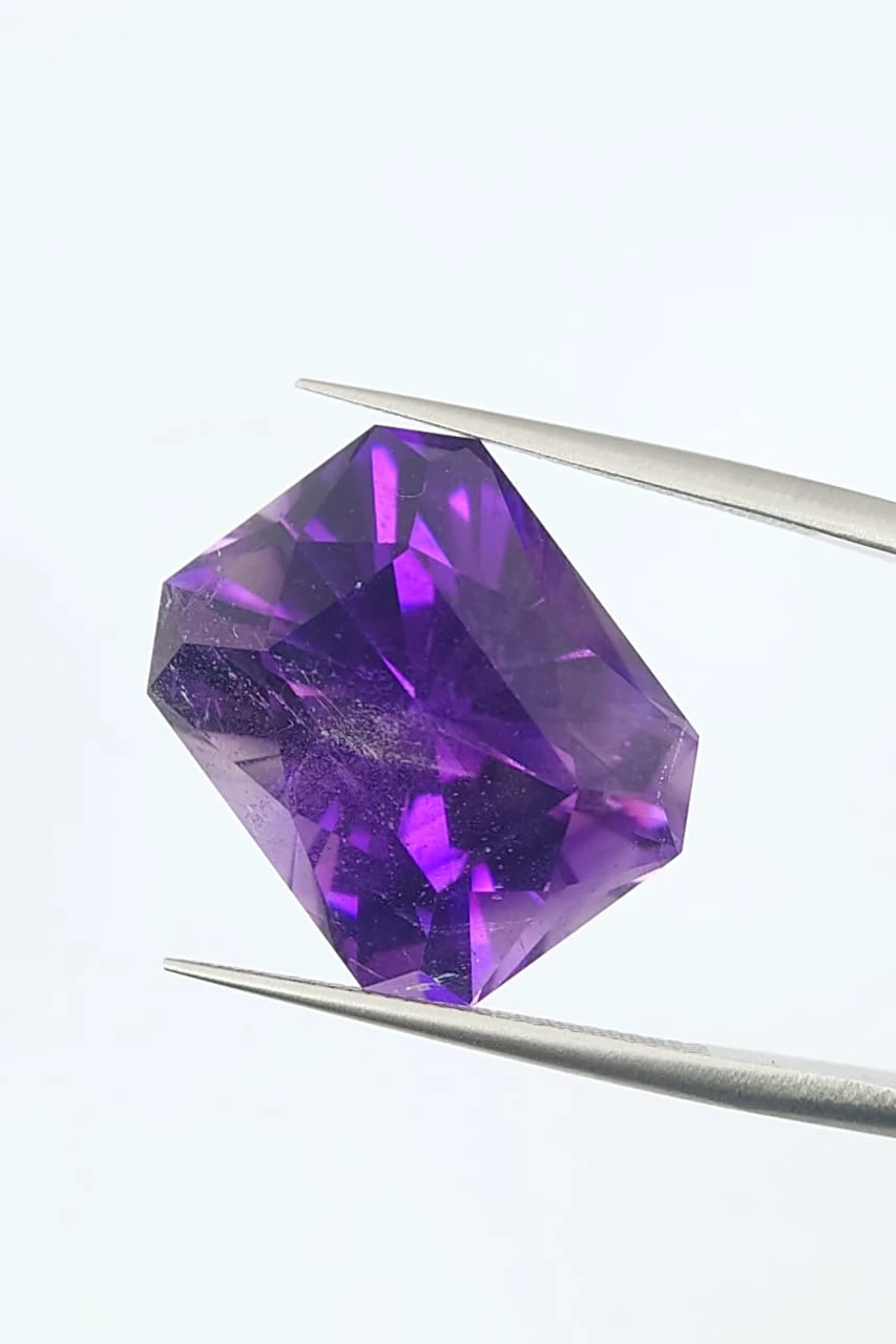 19.9ct Natural Radiant Cut Siberian Type Amethyst Loose Gemstone From Nigeria