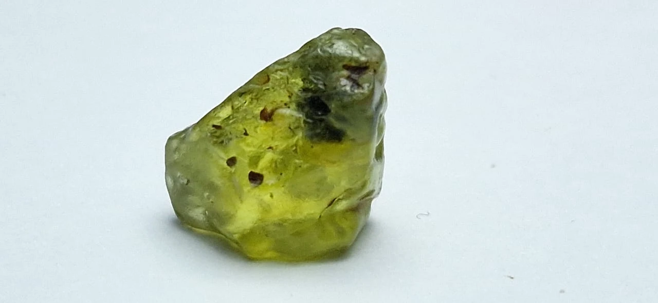 2.7ct Yellowish Green Sapphire Sapphire From Nigeria