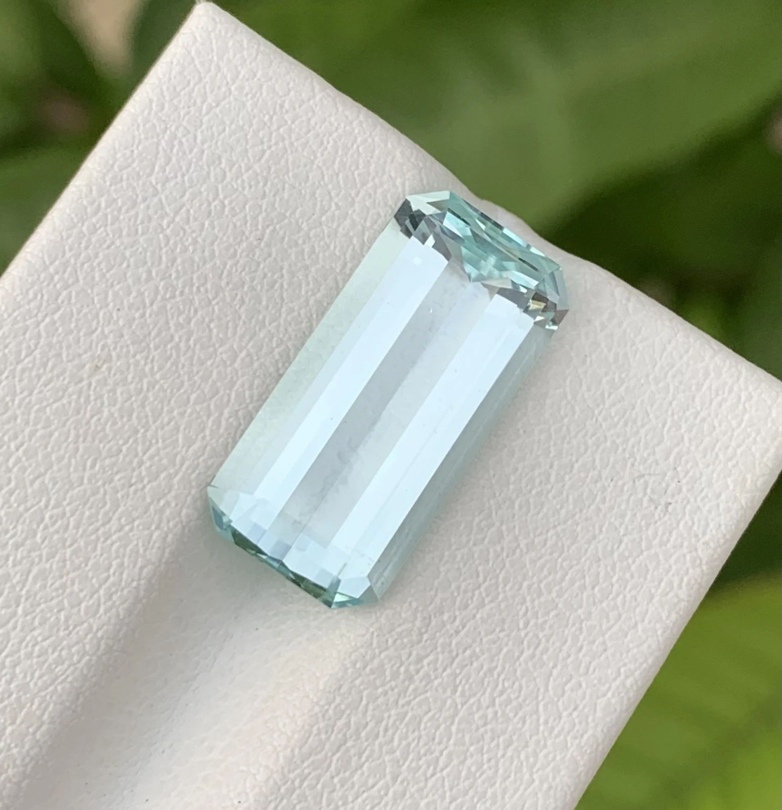 7.90 ct Natural Aquamarine loose gemstone Emerald cut from Pakistan
