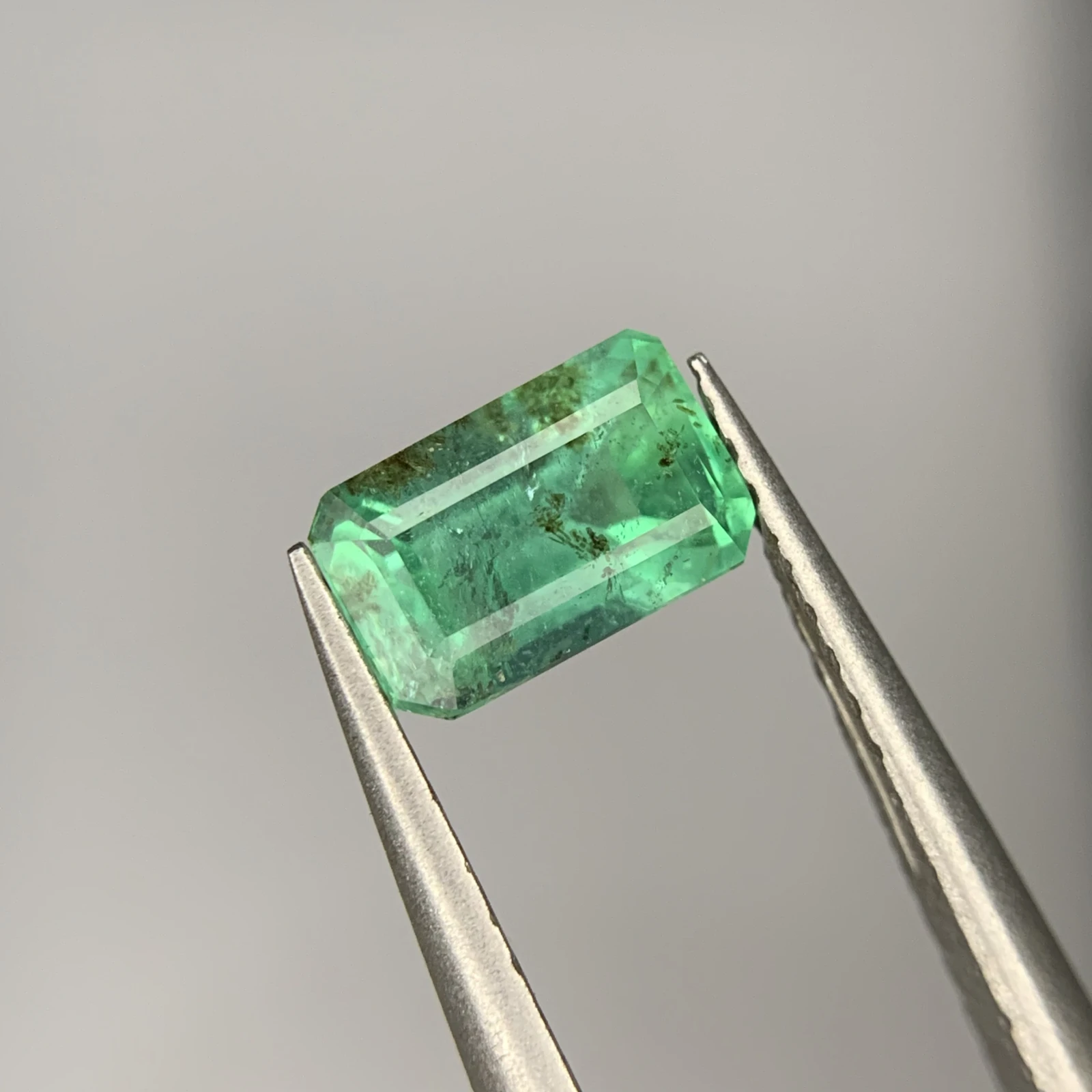 1 ct Natural Emerald loose gemstone Emerald cut from Pakistan
