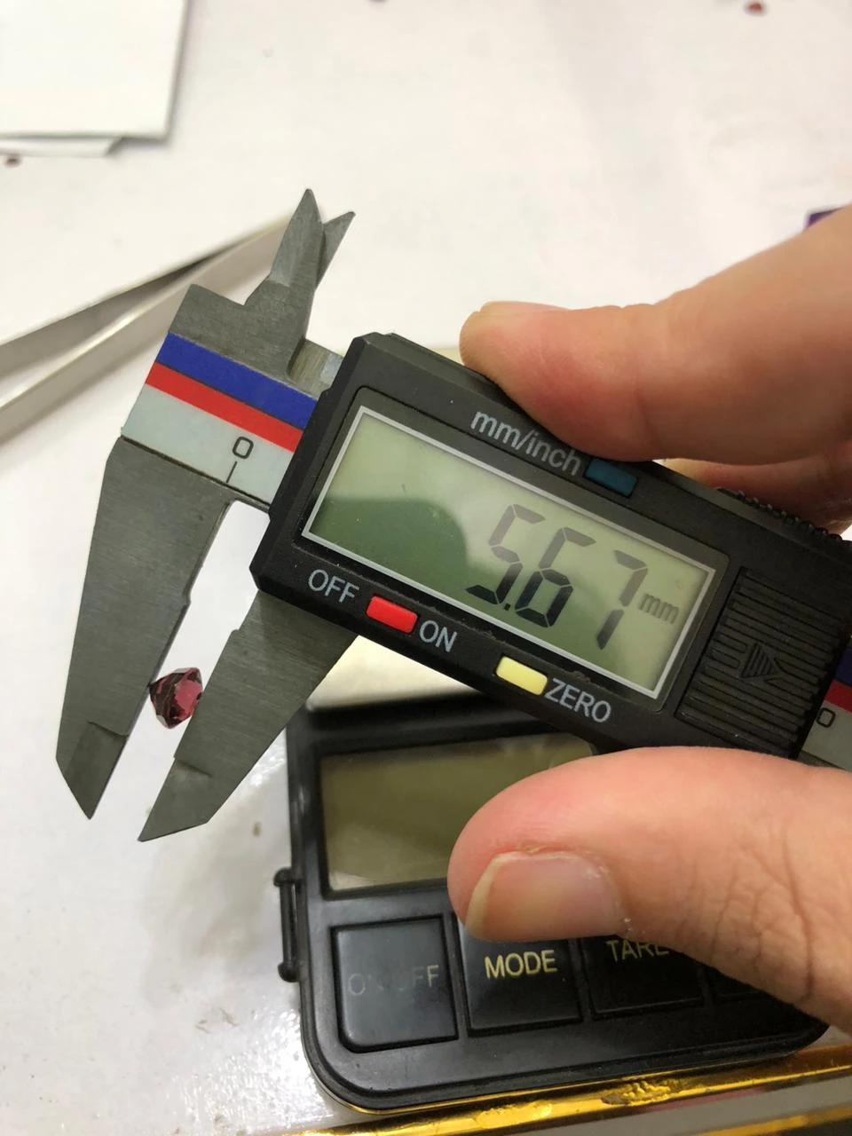 Malaya Garnet  2.6 carats in Classic Oval Cut from Madgascar